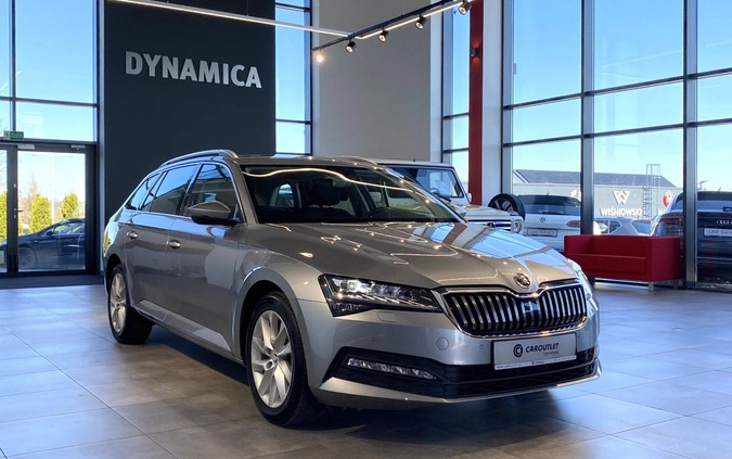 małopolskie Skoda Superb cena 111900 przebieg: 73700, rok produkcji 2021 z Zielonka